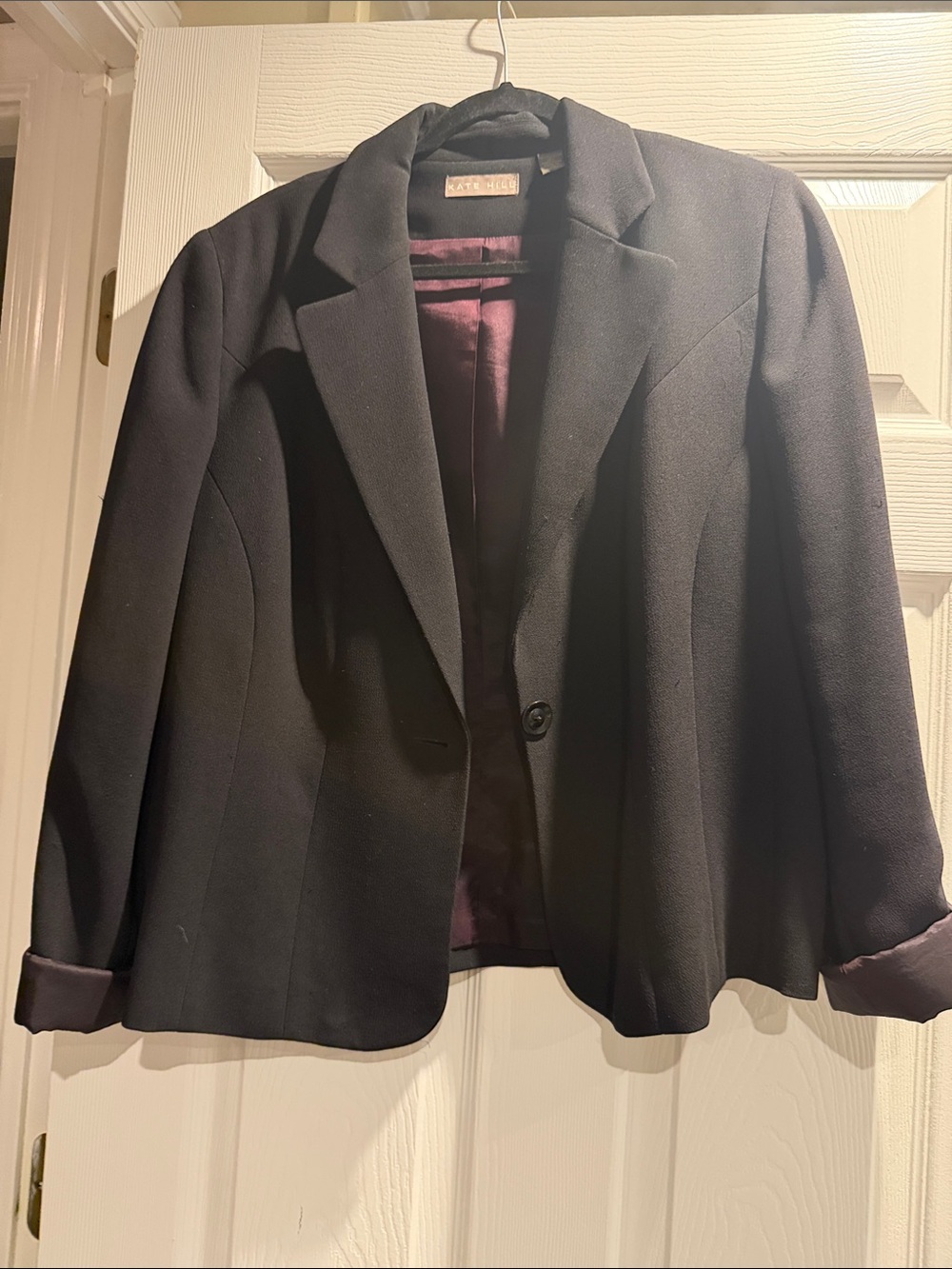 Kate Hill Black Blazer with Lining pls note had a tiny pull on left lapel